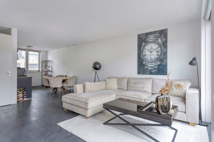 Tussenwoning te koop: Wimpelplantsoen 203, Almere