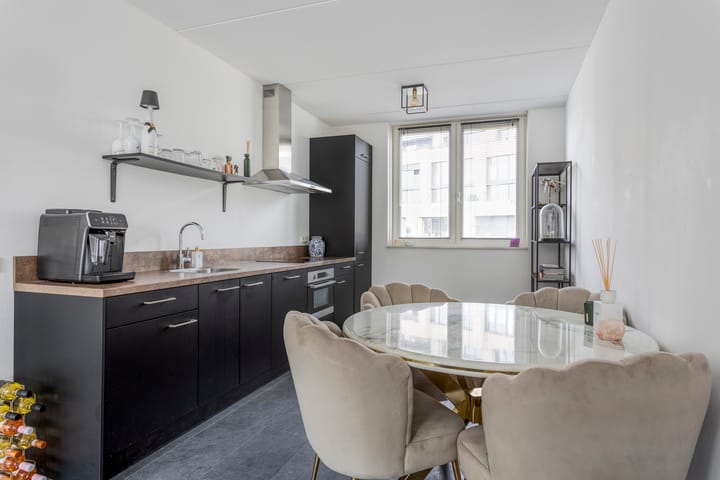 Tussenwoning te koop: Wimpelplantsoen 203, Almere