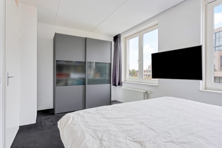 Tussenwoning te koop: Wimpelplantsoen 203, Almere