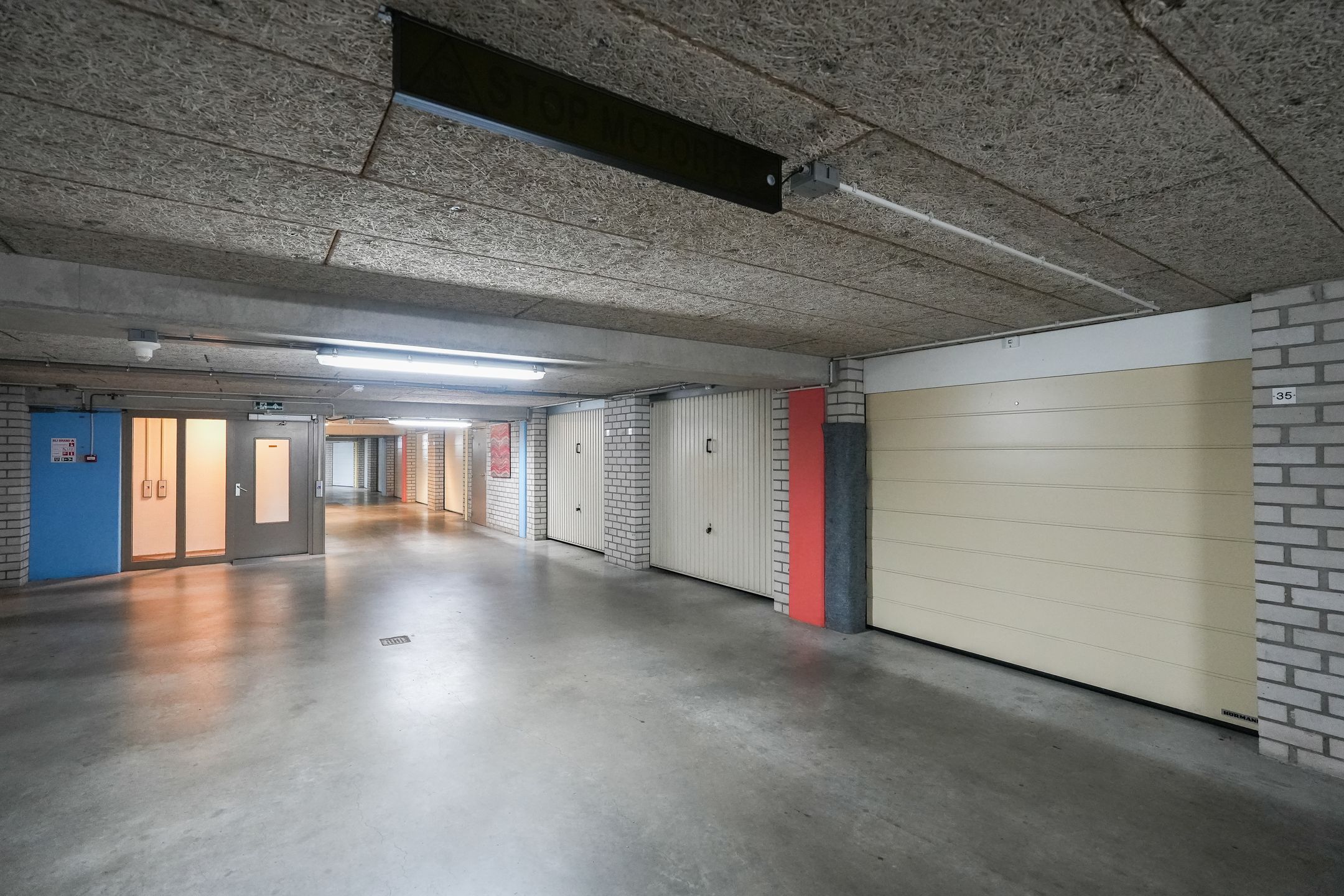 Photo 39 of Waalkade 35