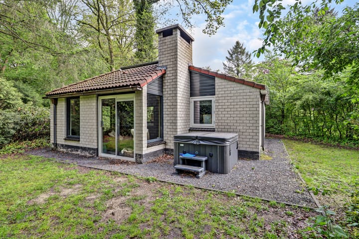 Foto 4 van Leuvenumseweg 120-336