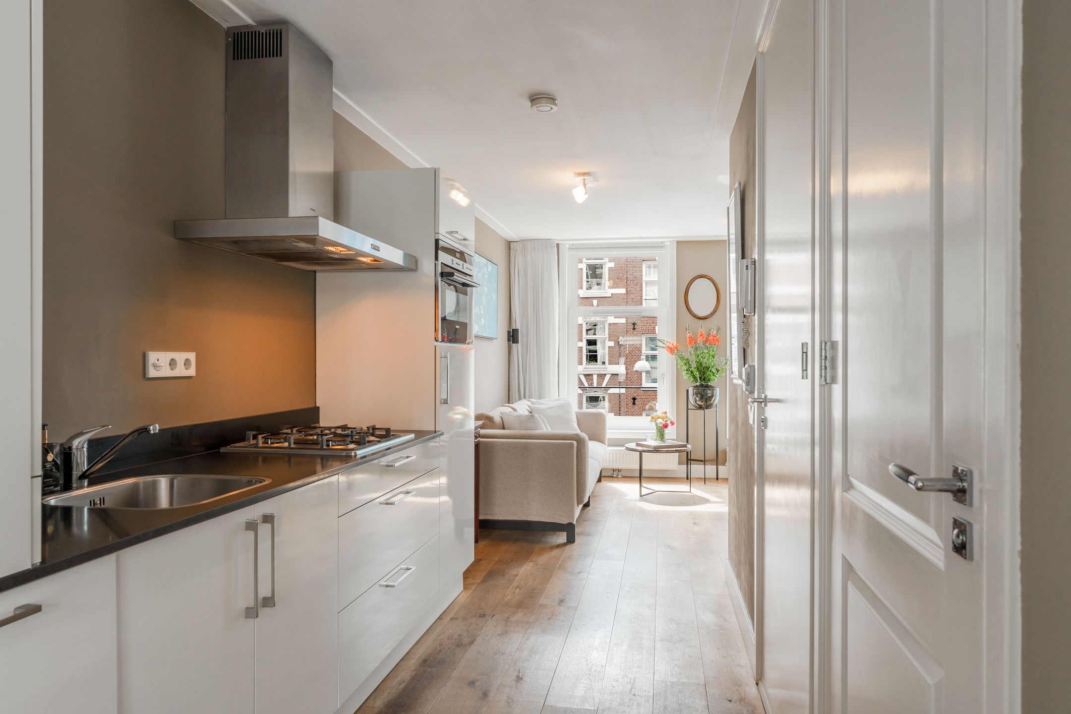 Charming 2-Room Apartment in Oud West Amsterdam — 9