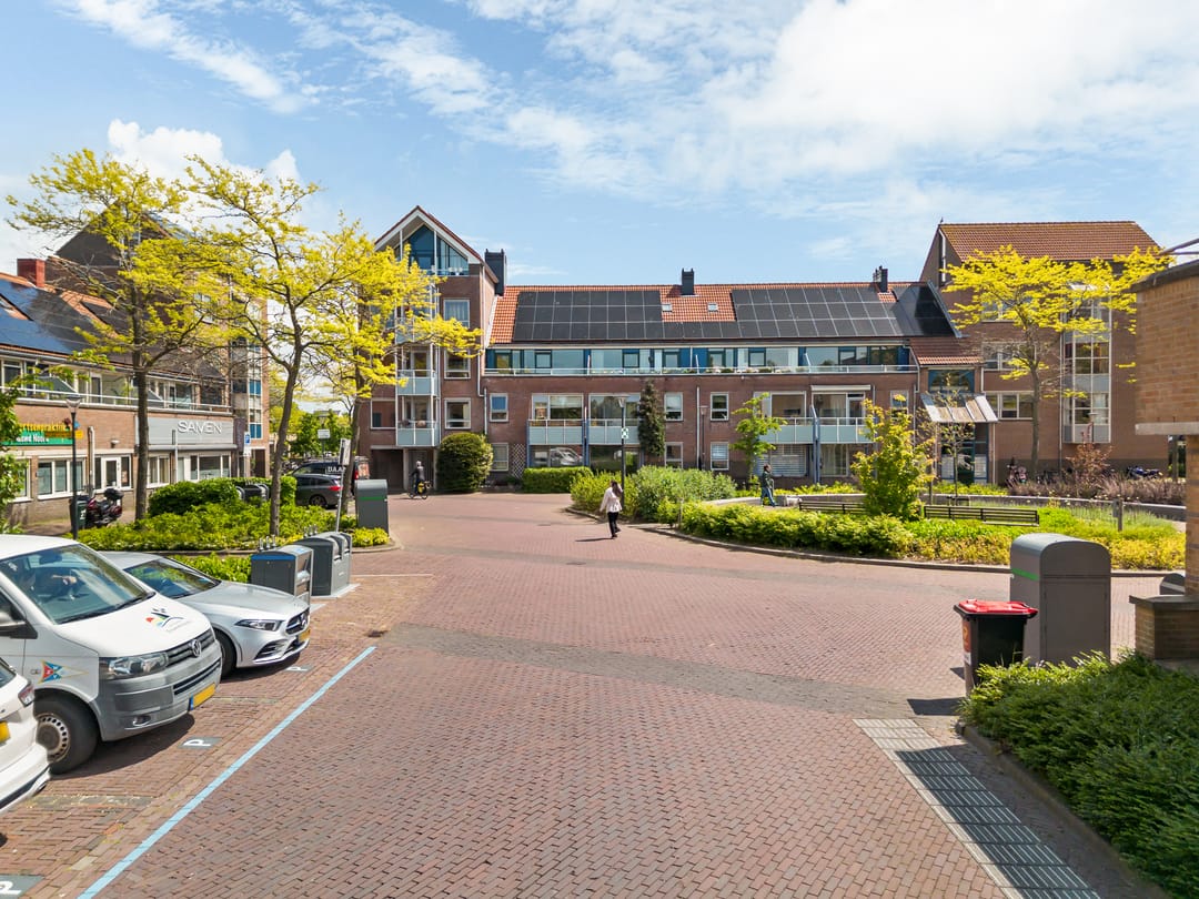 Photo 37 of Raadhuisplein 17