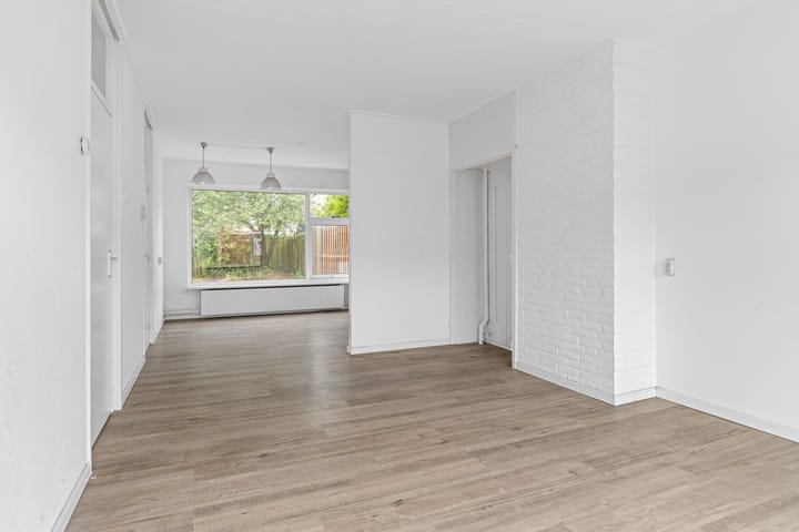 Tussenwoning te koop: Bessemerstraat 9, Oudeschoot