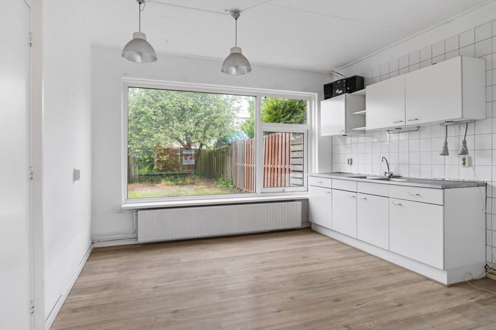 Tussenwoning te koop: Bessemerstraat 9, Oudeschoot