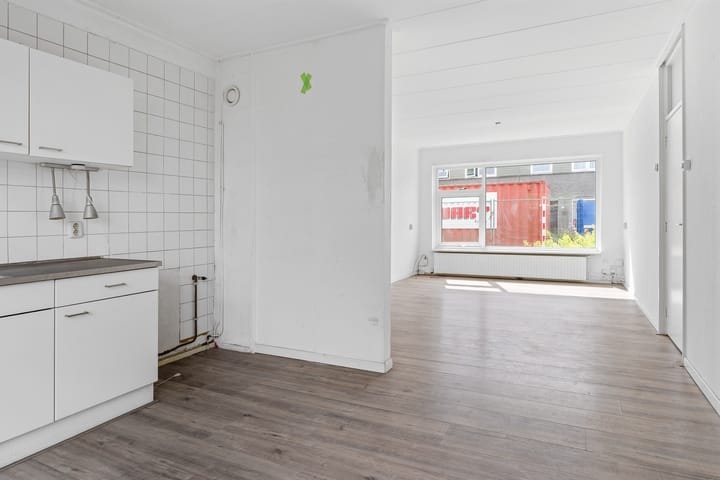 Tussenwoning te koop: Bessemerstraat 9, Oudeschoot