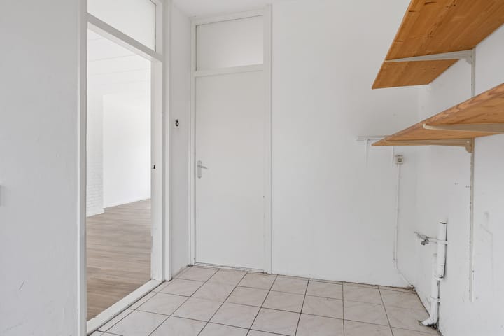 Tussenwoning te koop: Bessemerstraat 9, Oudeschoot