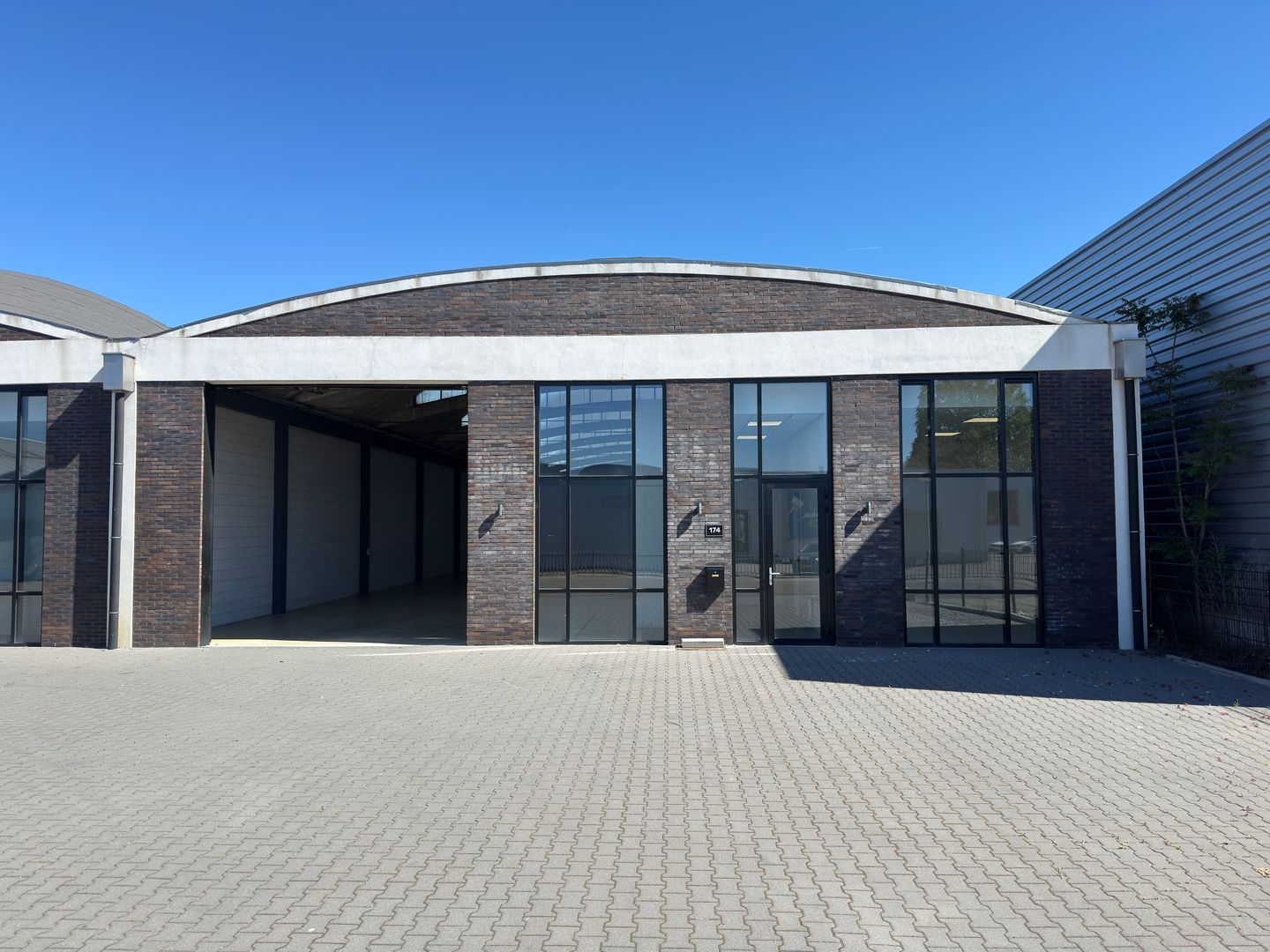 View photo 1 of Spoorlaan Noord 174