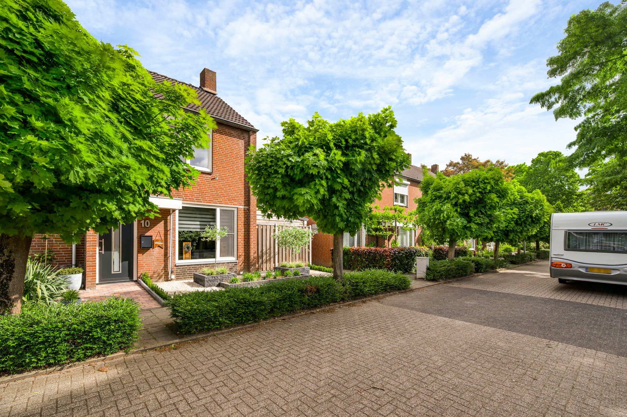 Photo 6 of Emmastraat 10