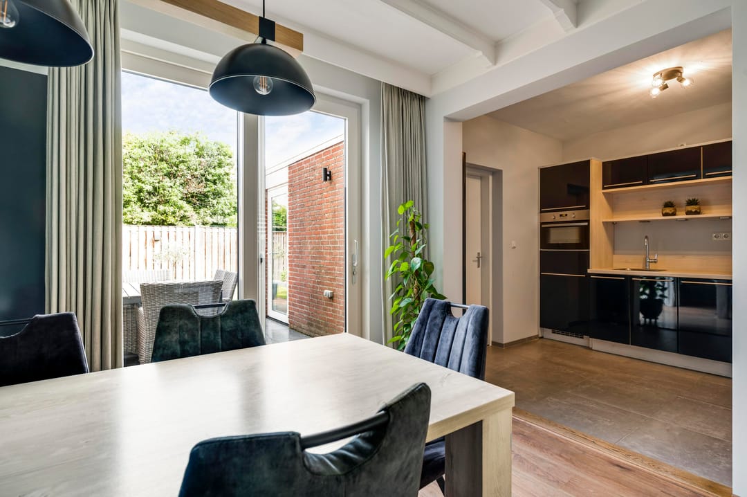 Photo 22 of Emmastraat 10
