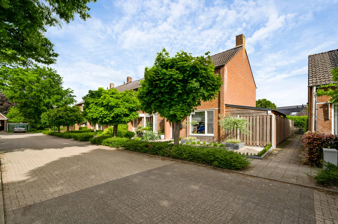 Photo 8 of Emmastraat 10