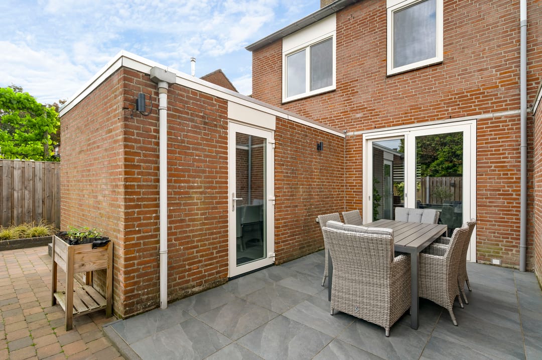 Photo 46 of Emmastraat 10