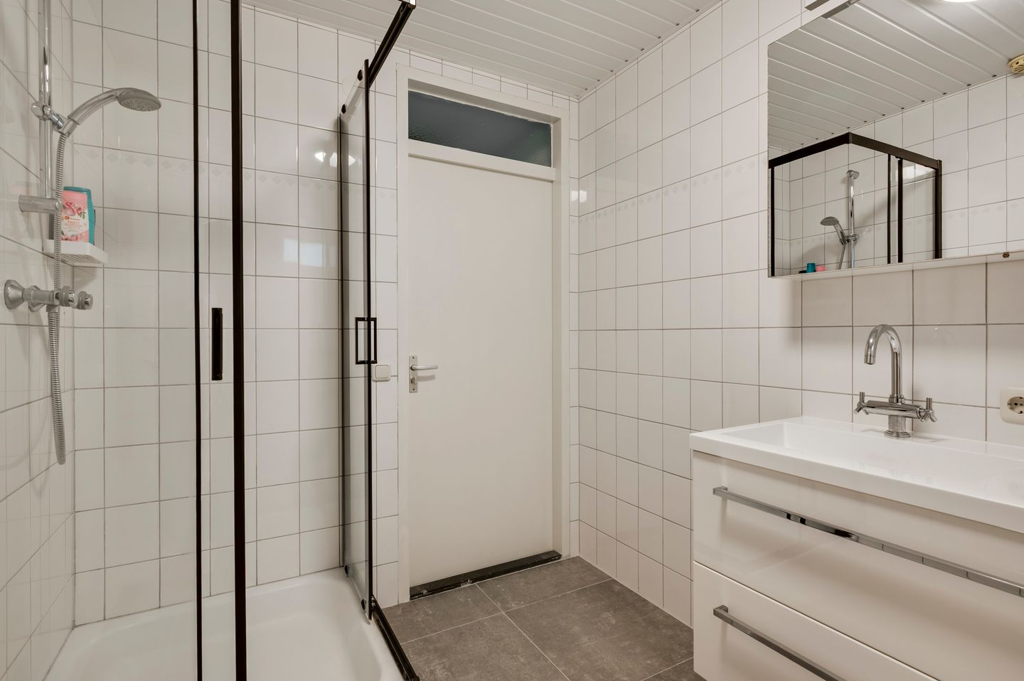 Photo 40 of Emmastraat 10