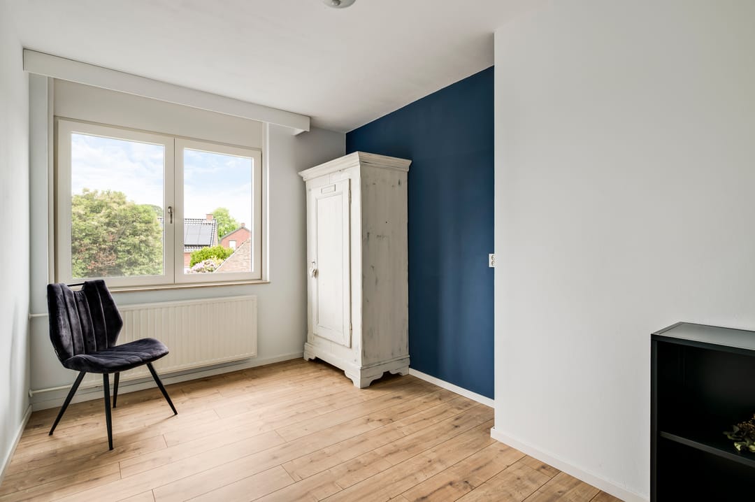 Photo 37 of Emmastraat 10