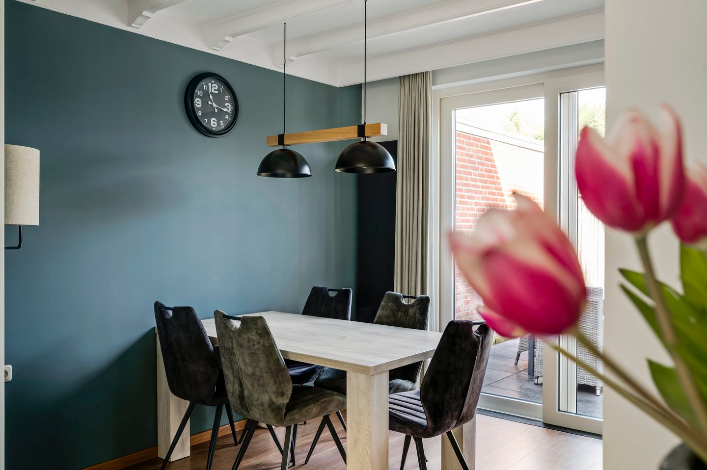 Photo 19 of Emmastraat 10