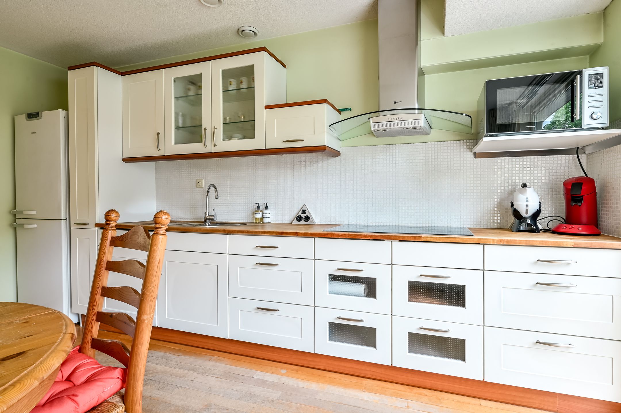 Photo 12 of A. Roland Holststraat 32
