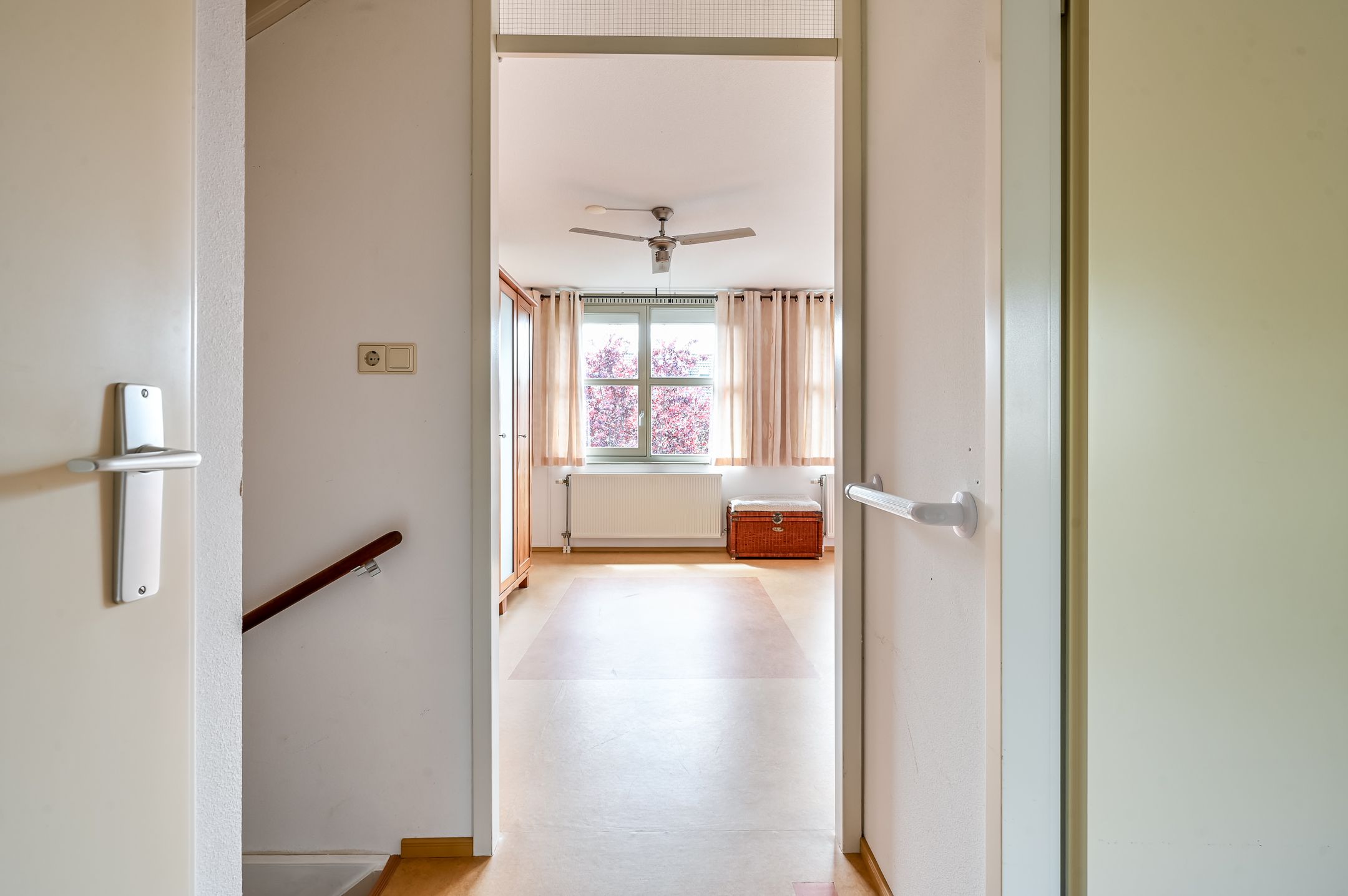 Photo 21 of A. Roland Holststraat 32