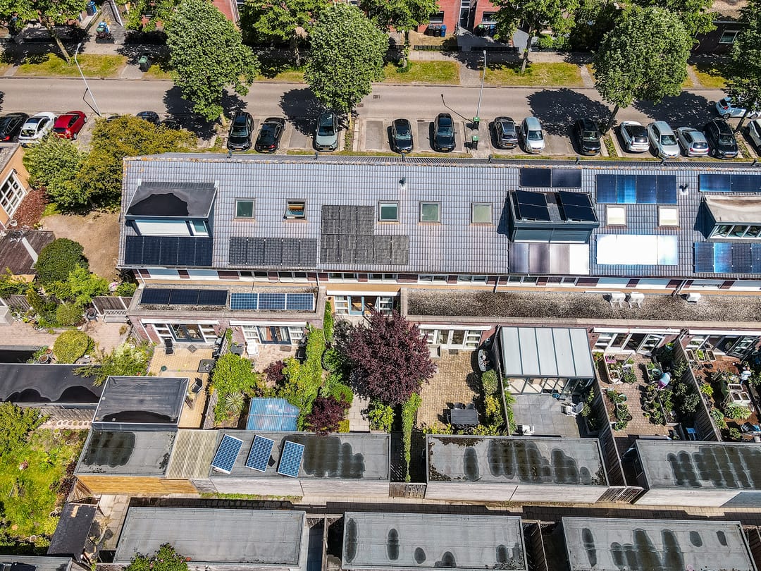 Photo 37 of A. Roland Holststraat 32