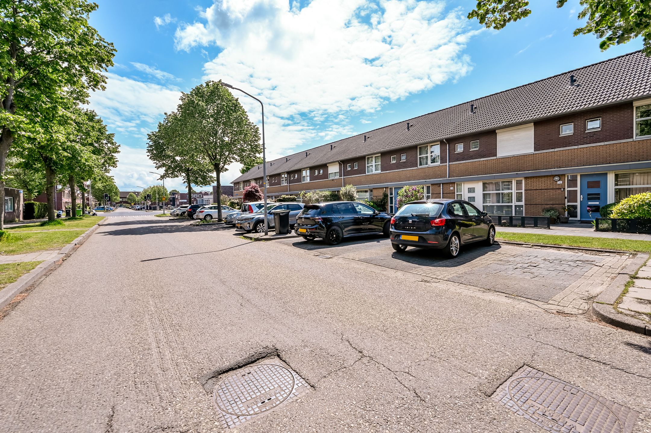 Photo 33 of A. Roland Holststraat 32