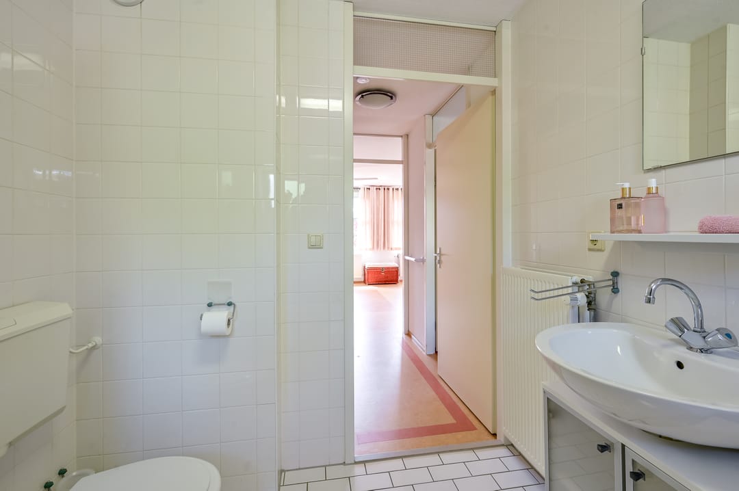Photo 28 of A. Roland Holststraat 32