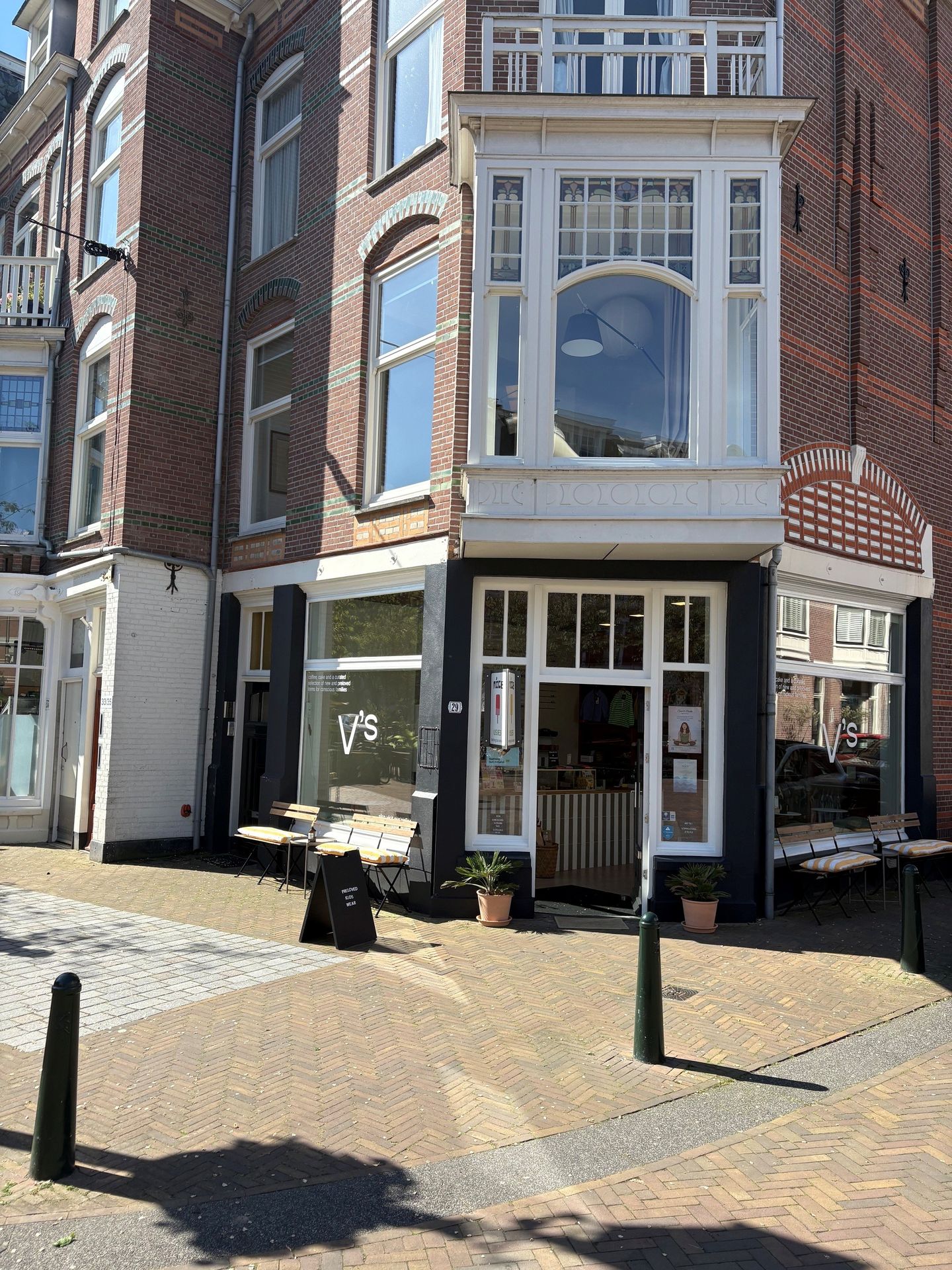 View photo 3 of Aert van der Goesstraat 29