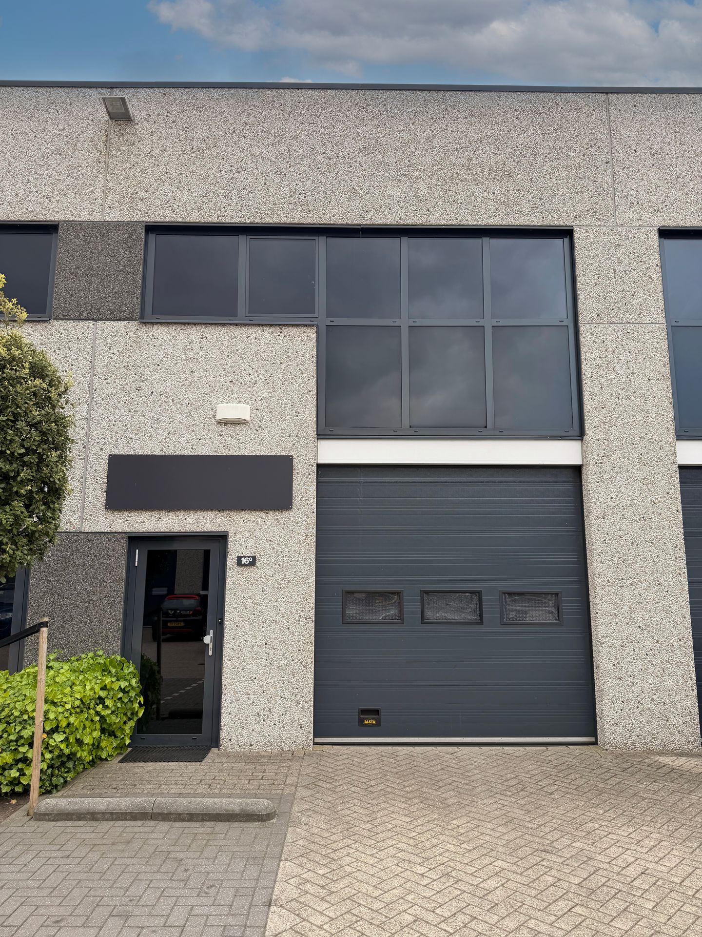 View photo 2 of Schinkeldijkje 16-Q