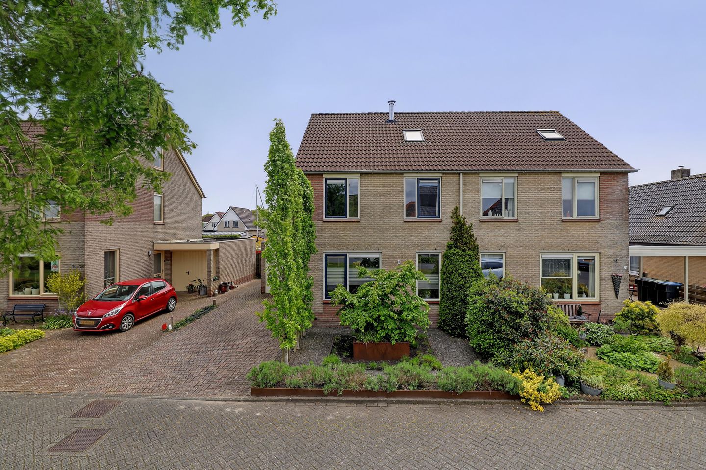 Foto 1 van Steenloper 77