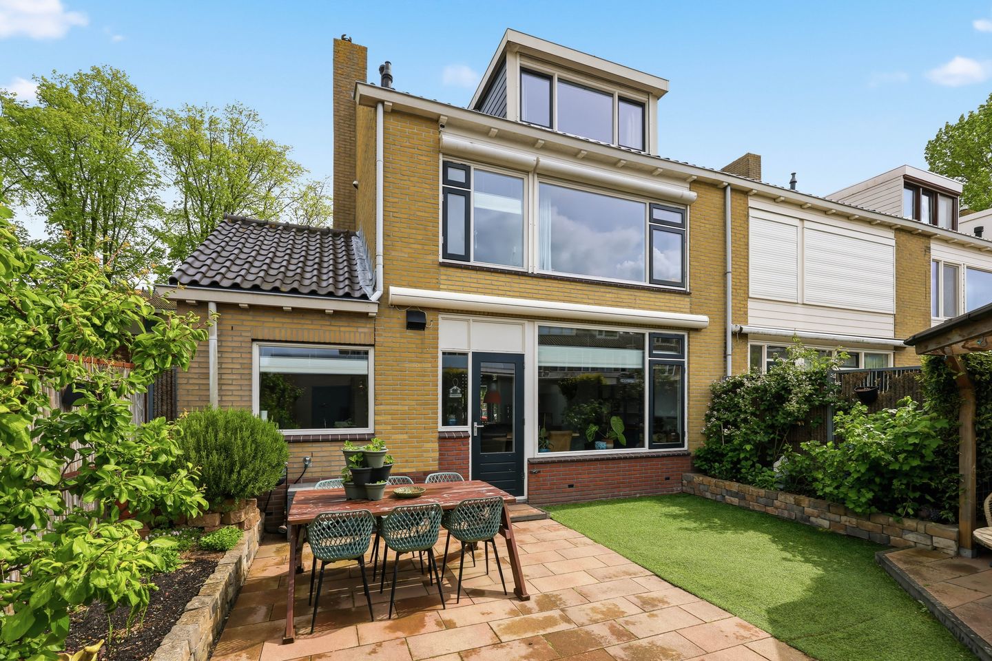 Foto 40 van Lessestraat 49