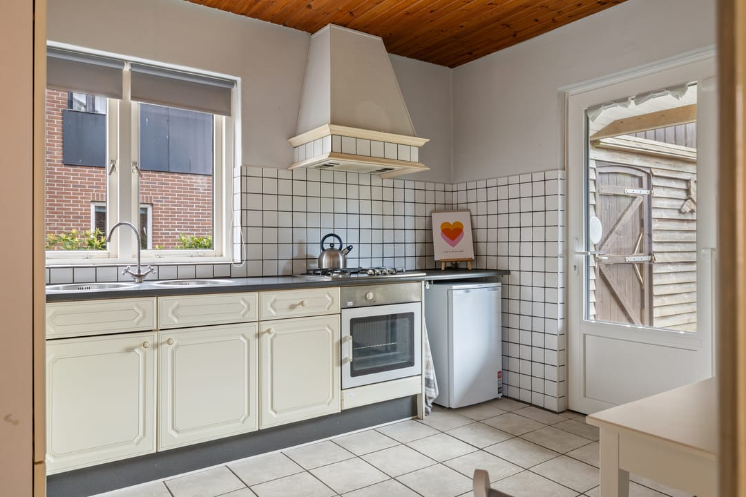 Photo 17 of Eserstraat 4