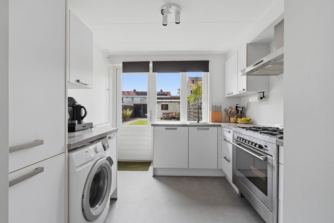 Photo 11 of Willem-Alexanderstraat 38