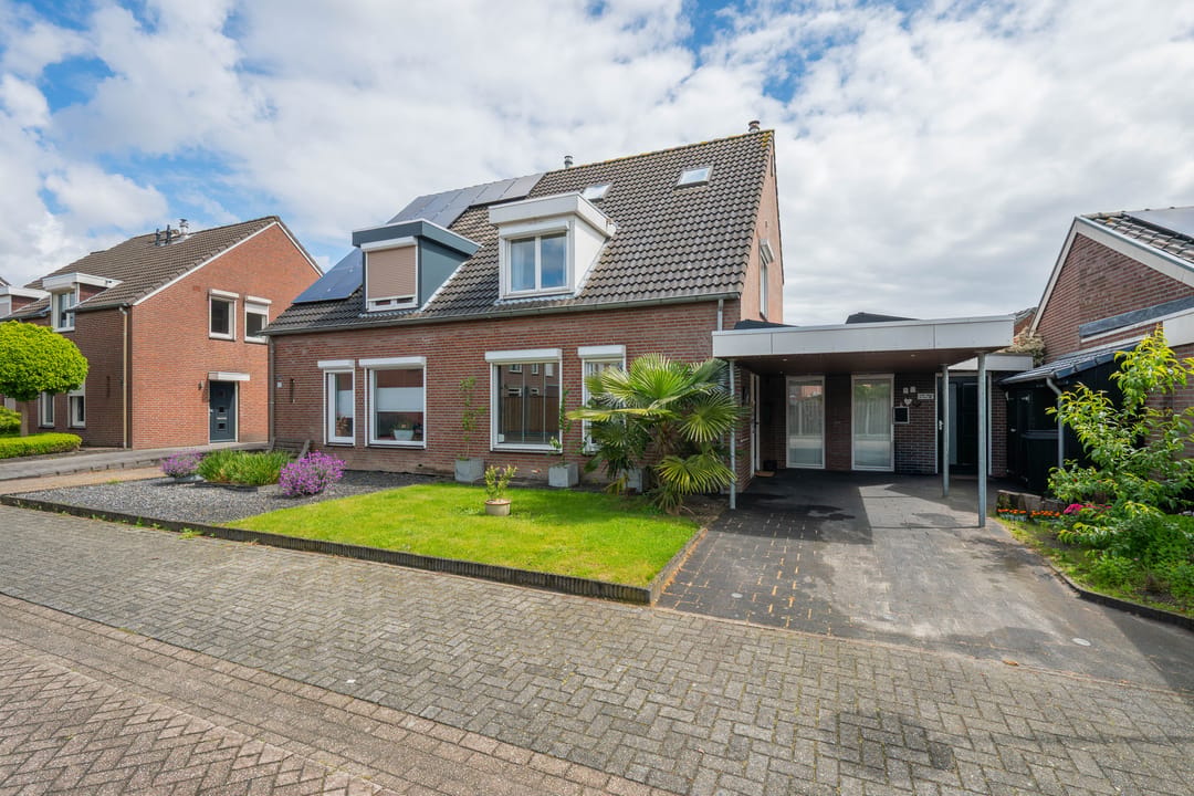 Photo 1 of Pastoor de Botstraat 15