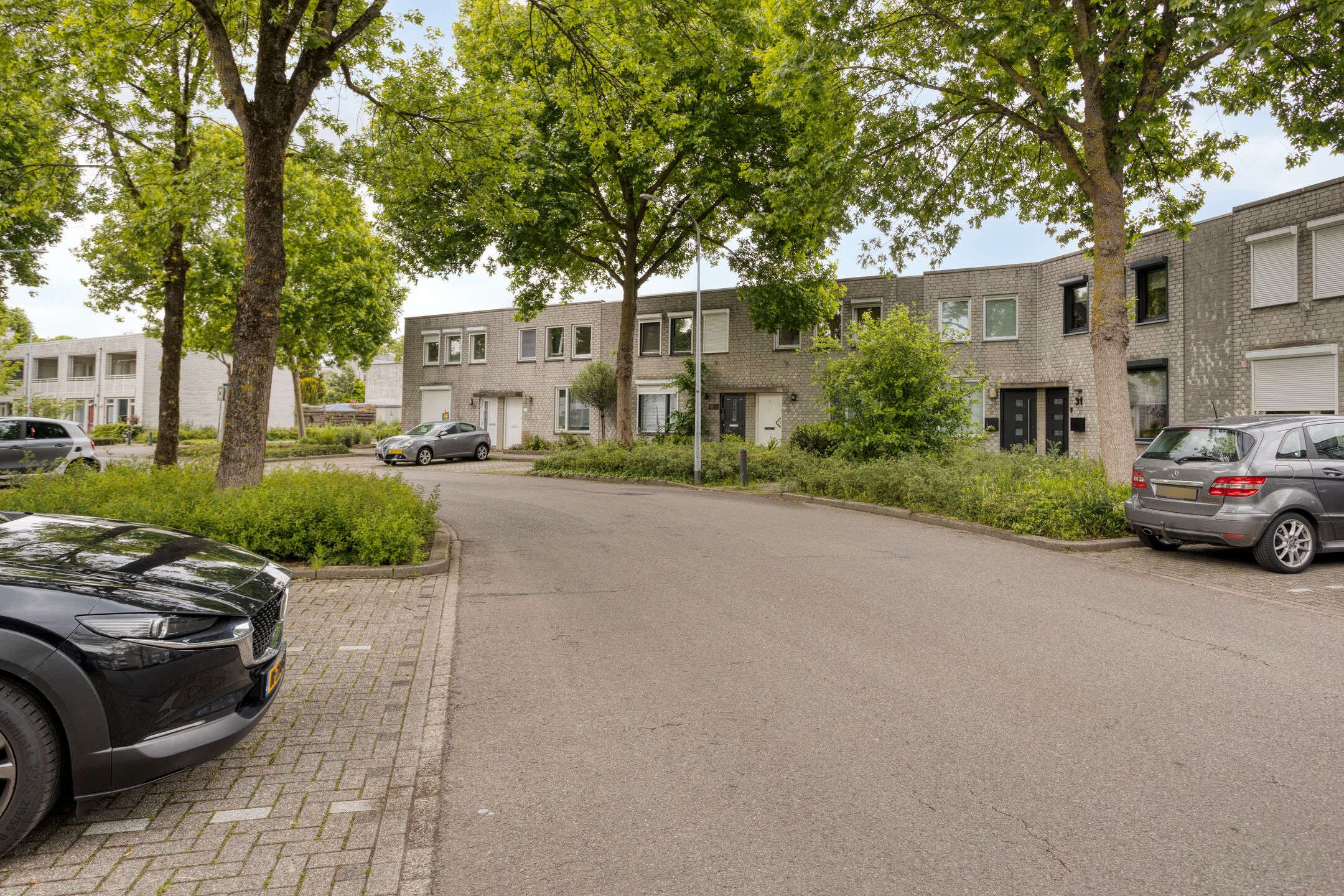 Renovated terraced family home with 3 bedrooms near Maastricht centre — 36
