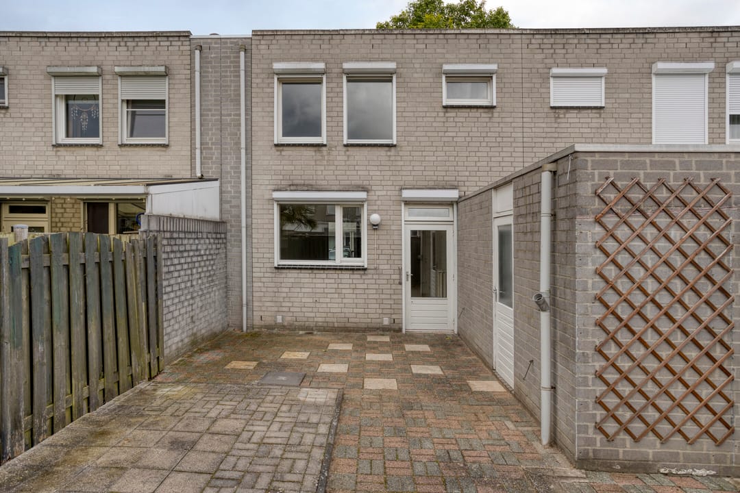 Renovated terraced family home with 3 bedrooms near Maastricht centre — 32