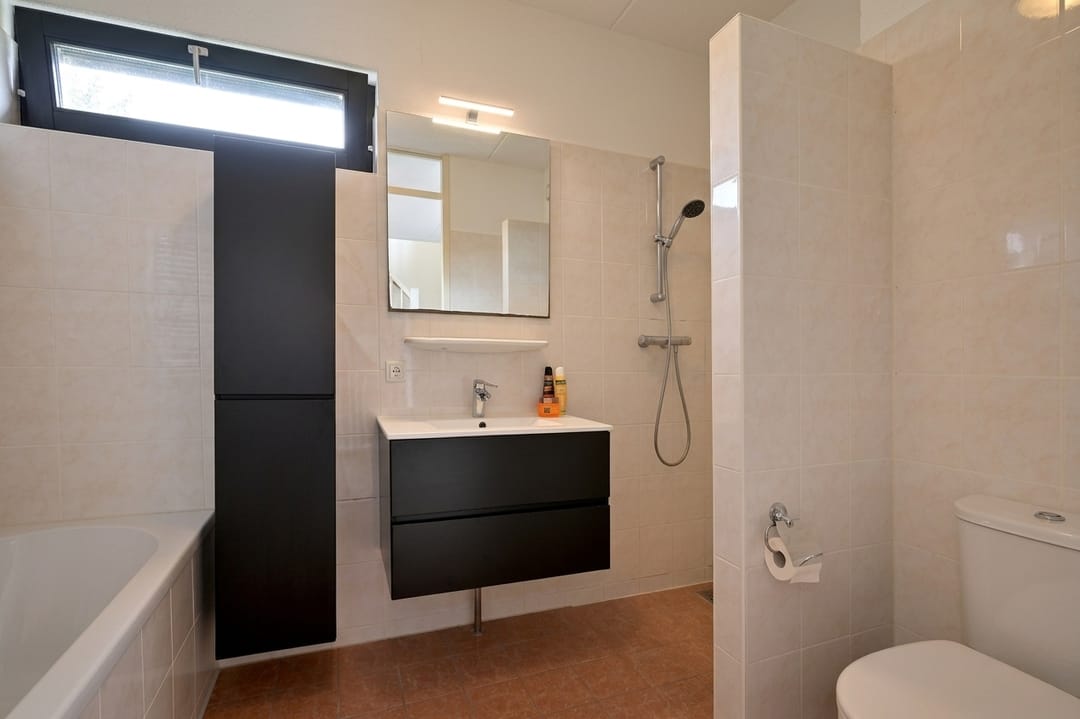 Photo 16 of Alex Roosdorpstraat 1