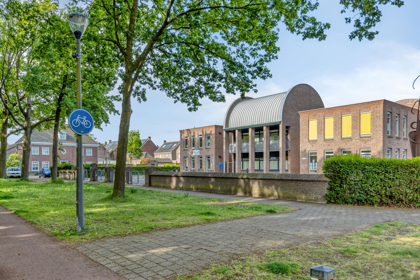 Photo 89 of Schutsboom 71-A