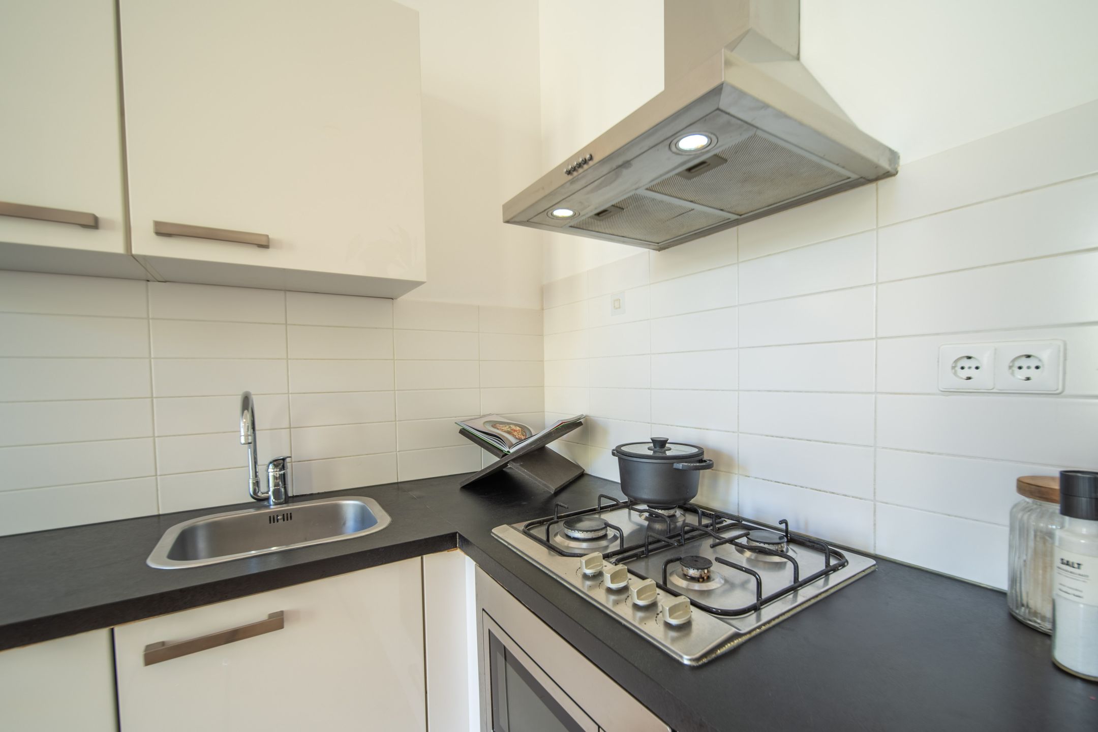 Photo 9 of Loosduinsekade 38-B