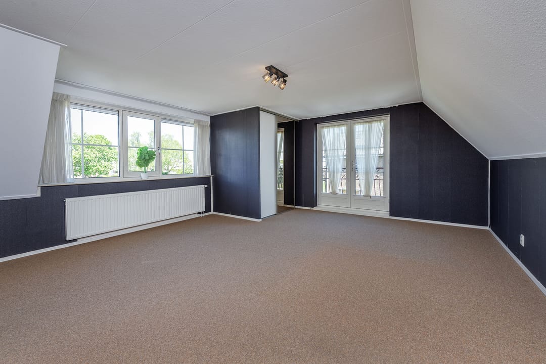 Spacious Detached Villa with Large Garden Near Amsterdamse Bos — 26