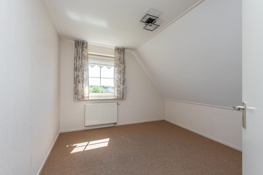 Spacious Detached Villa with Large Garden Near Amsterdamse Bos — 28