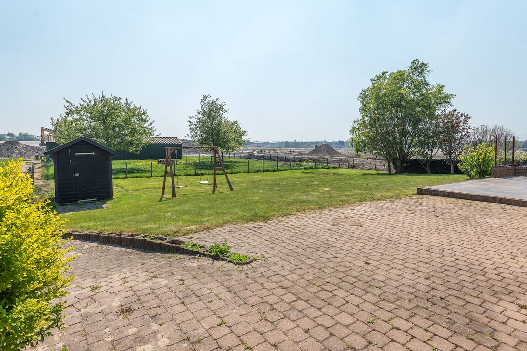 Spacious Detached Villa with Large Garden Near Amsterdamse Bos — 8