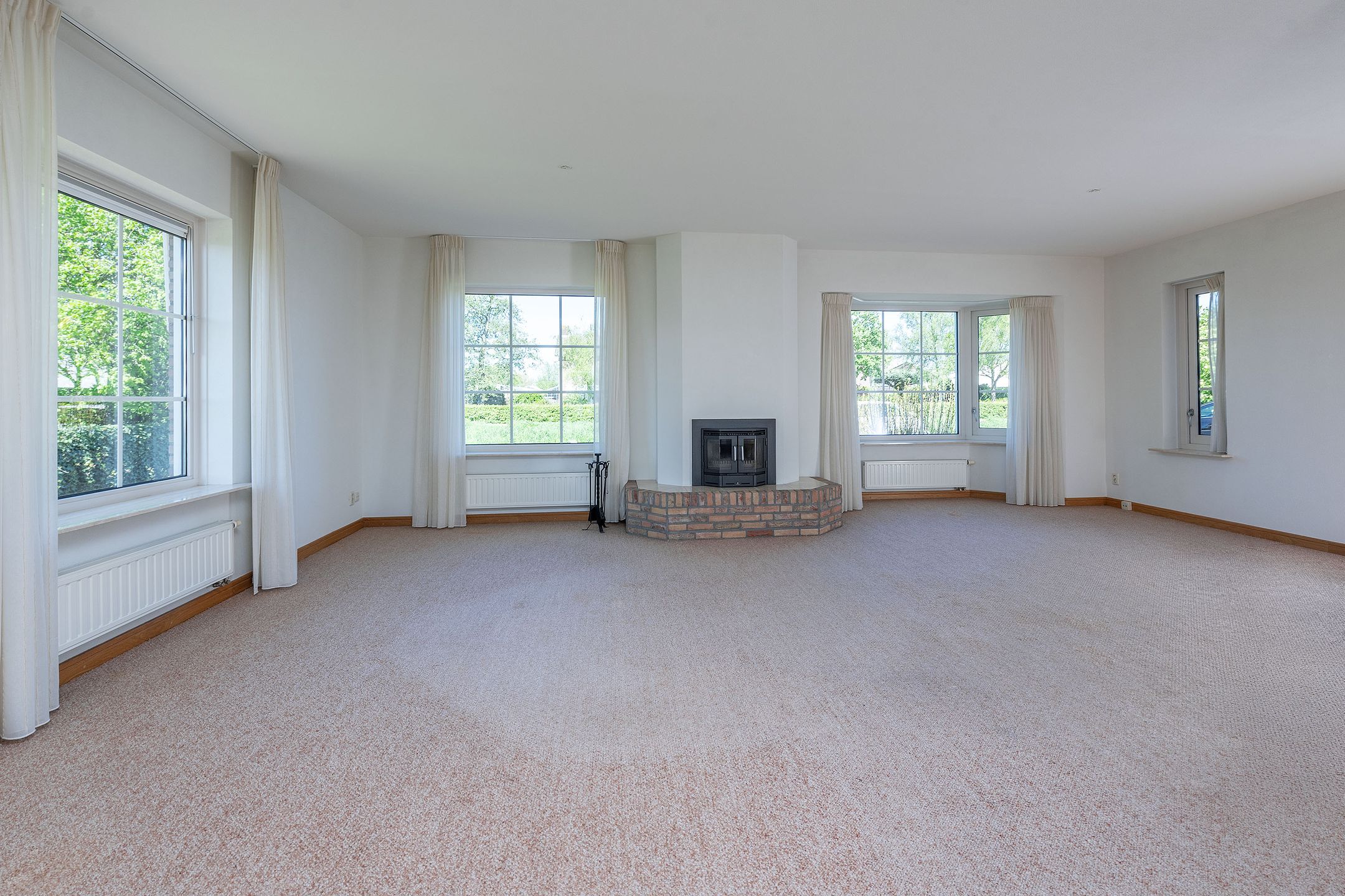 Spacious Detached Villa with Large Garden Near Amsterdamse Bos — 12