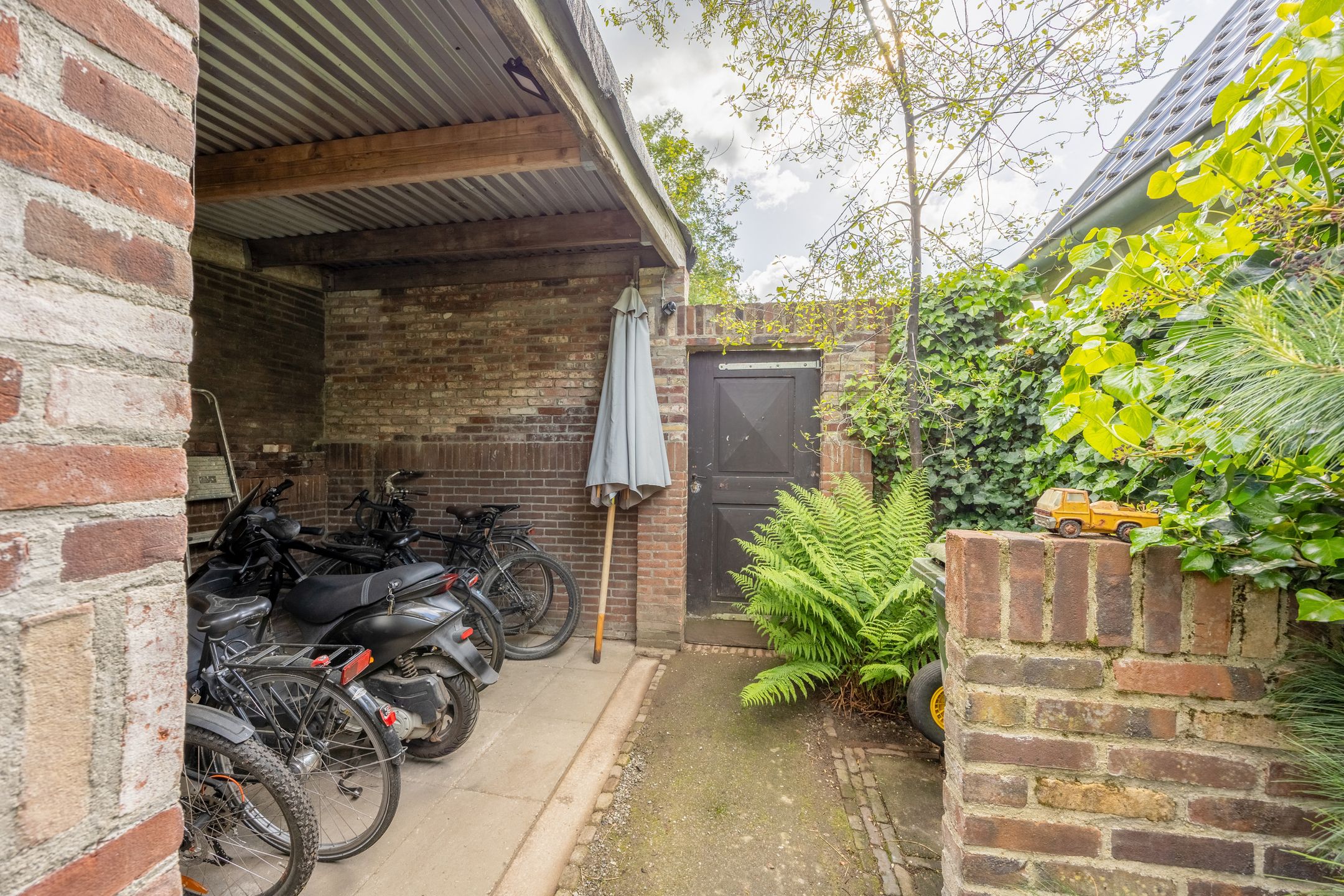 Photo 42 of Veldstraat 13