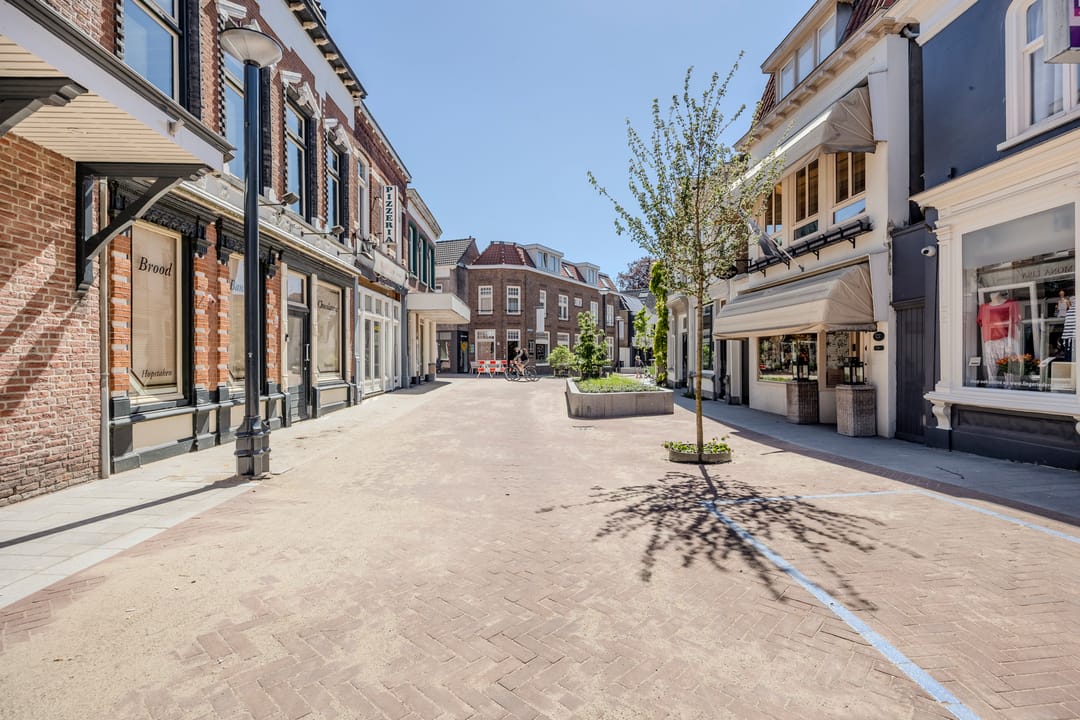 Photo 11 of Prof van Ginnekenstraat 10
