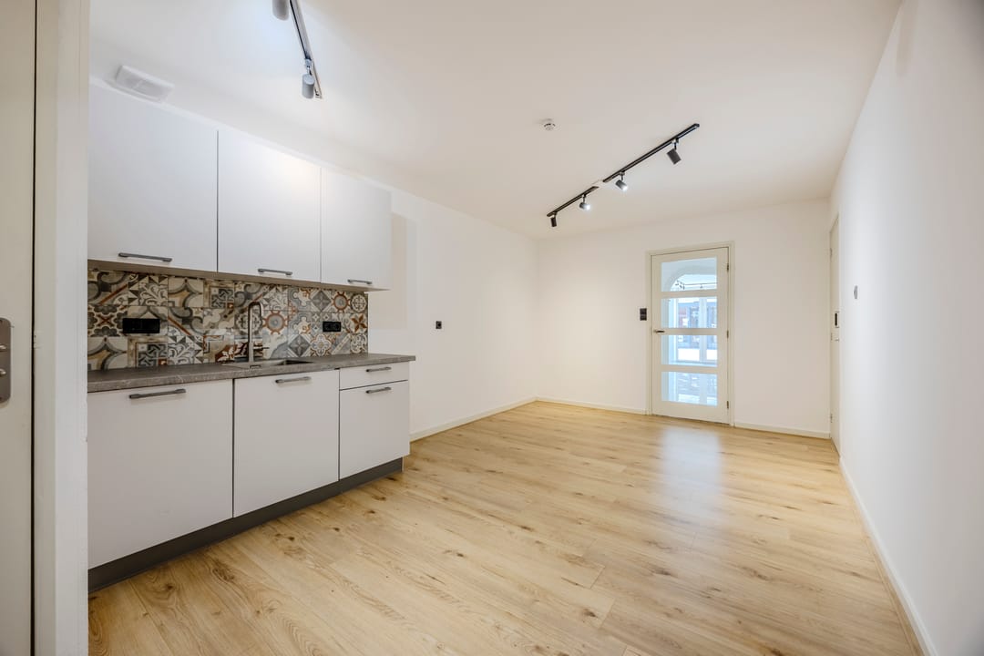Photo 16 of Prof van Ginnekenstraat 10