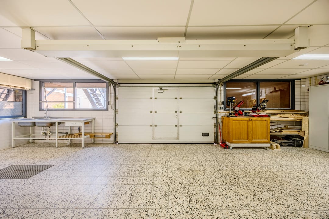 Photo 37 of Prof van Ginnekenstraat 10