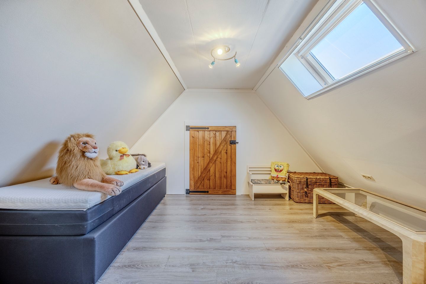 Photo 94 of Prof van Ginnekenstraat 10
