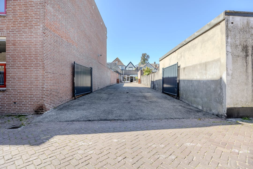 Photo 43 of Prof van Ginnekenstraat 10