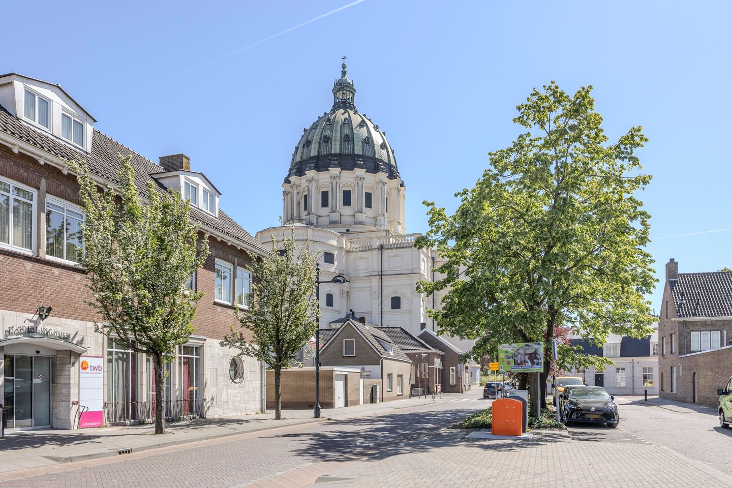 Photo 100 of Prof van Ginnekenstraat 10
