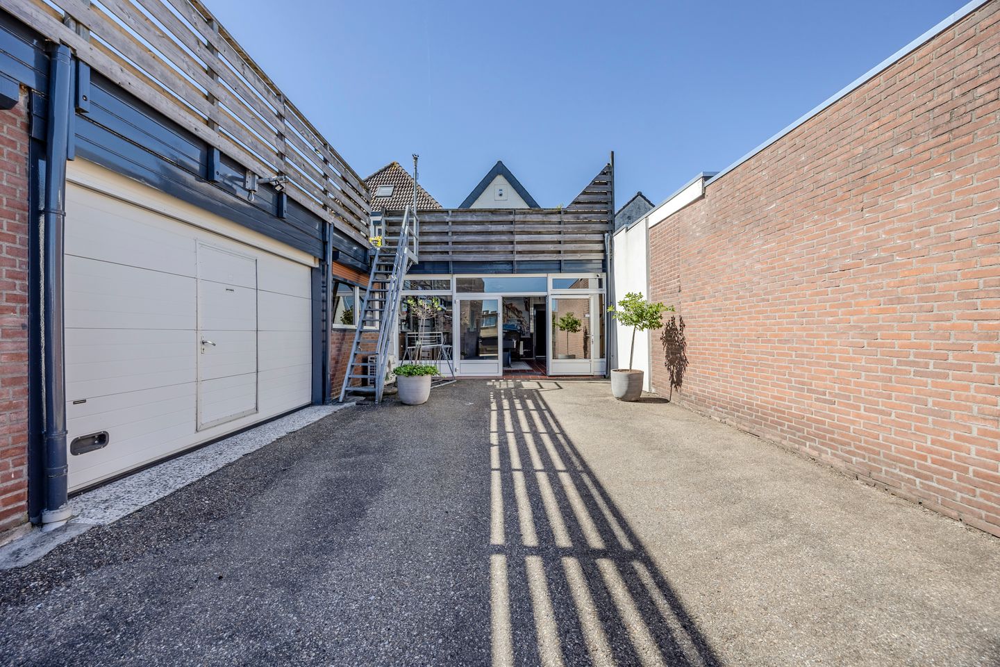 Photo 44 of Prof van Ginnekenstraat 10