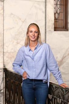 L. (Laura) Wijburg - Commercieel Medewerker