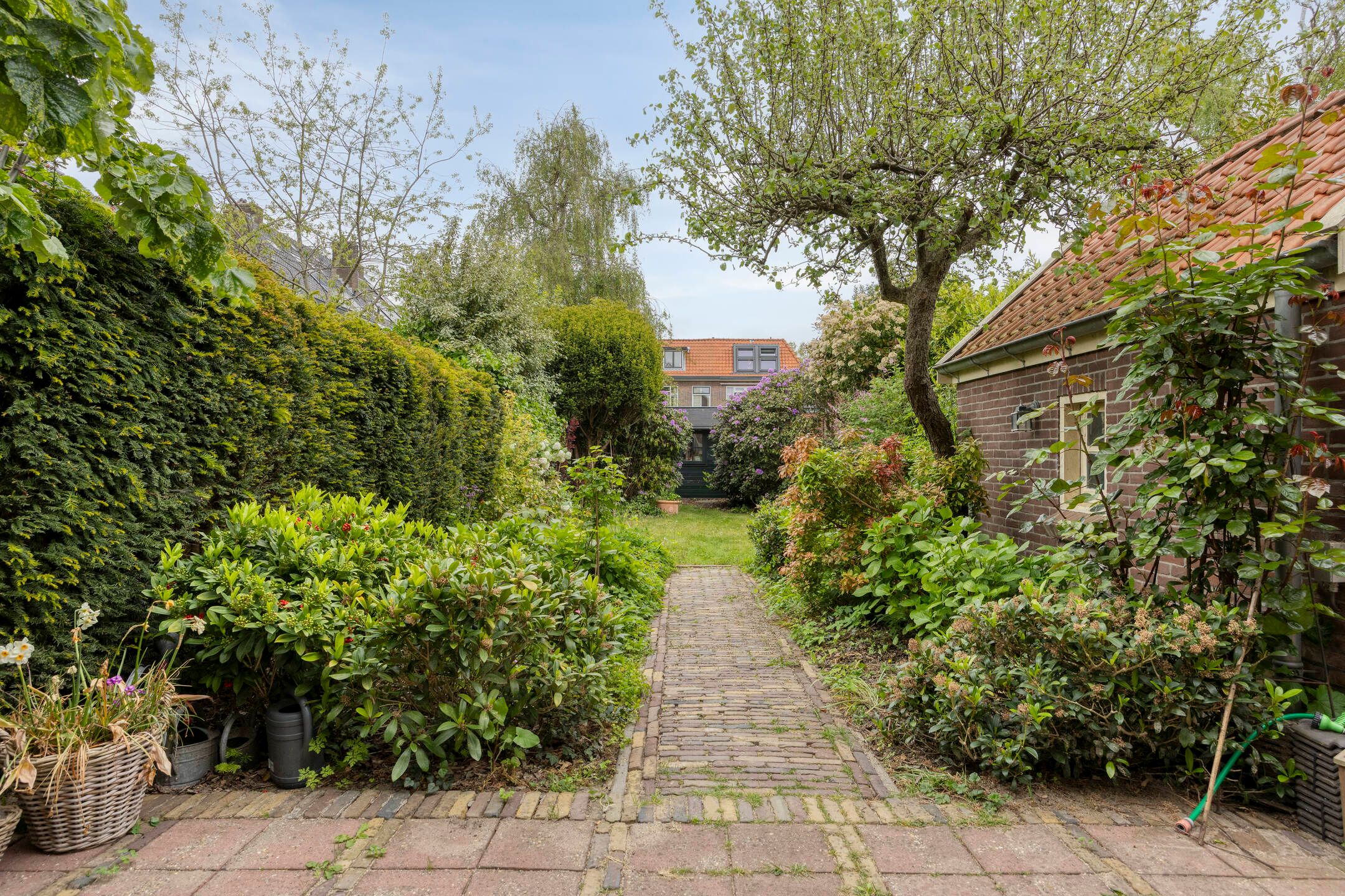 Photo 63 of Rijnsburgerweg 189